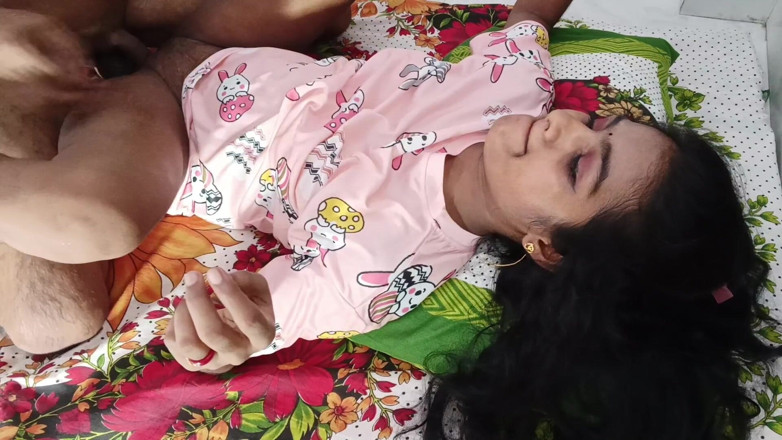 LateralChain349: Fată desi - sesiune intensă de sex dur cu costume multiple -...