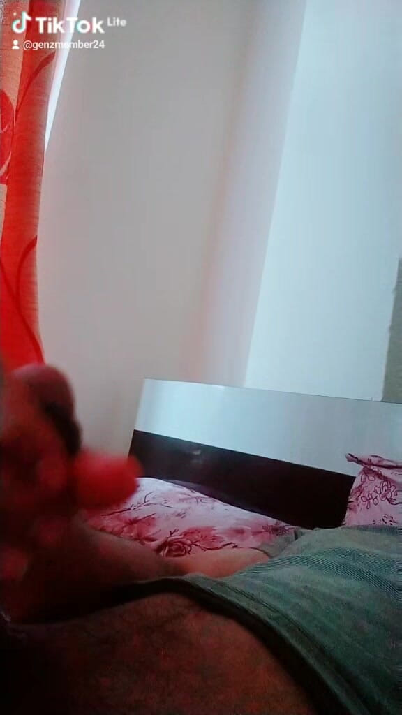 Gaurav The Pervert: Alguém quer chupar meu pau