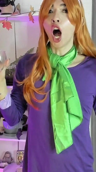 Puv Daphne Cosplay Burping Contest with Scooby