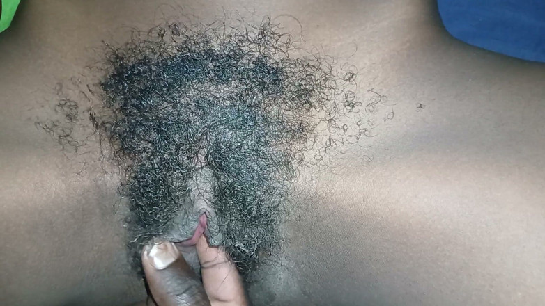 Lezzycum: สาว 18+ แหกต้นขาเพื่อโดนควยใหญ่ผิวดําเย็ด