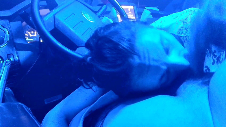 VinnyMacNDelilah: Pipe dans mon camion, éjaculation dans la bouche