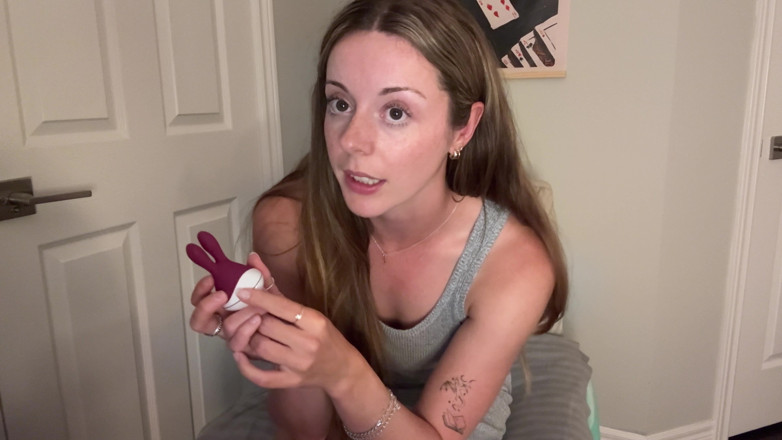 Nadia Foxx: Spielzeugprodukt Testen Rp
