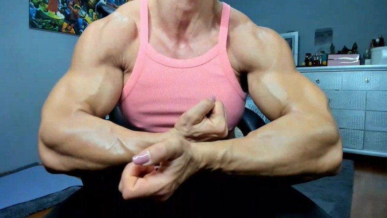 Alesyamuscledoll: Veiny Musclegodess