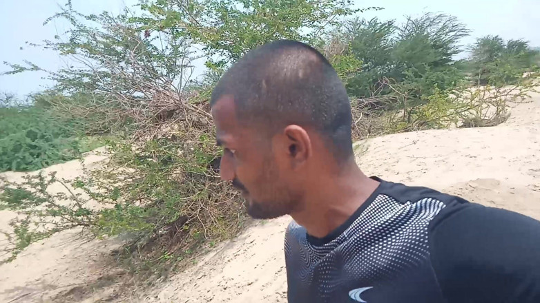 KUMBHA MANOJ KUMAR: Soț indian desi care își caută soția pe copaci, prima parte