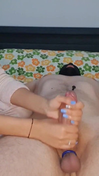 거대한 30cm 딜도로 남편의 자지를 짜는 마누라