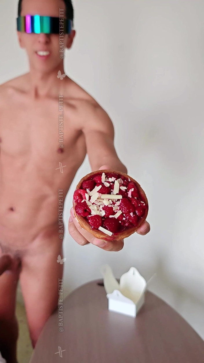 baptiste_petit: Raspberry Tartlet