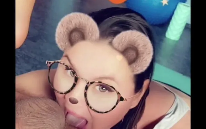 Mary Di: Surprise rimjob from MILF MaryDi for stepson
