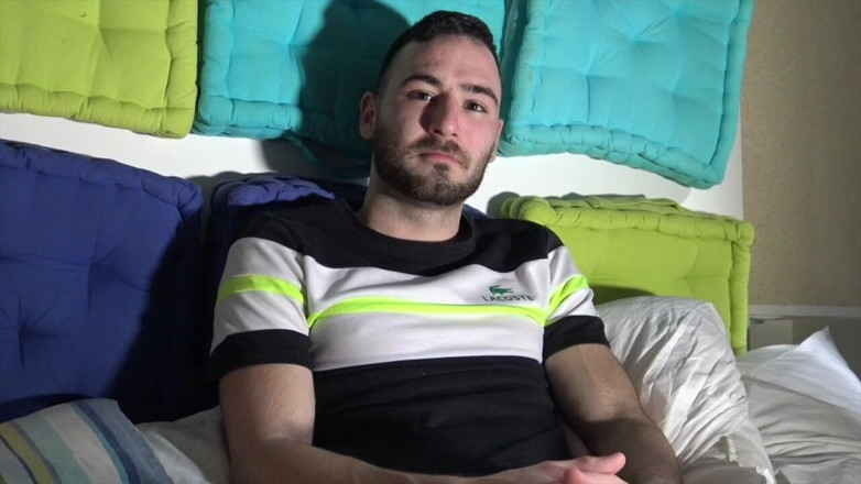 Gaybareback: Niewinny twink zerżnięty na oklep przez Delta Kobra