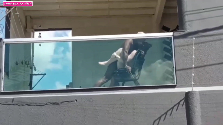 Lorrany exotica: Byla jsem tak nadržená, že jsem měla sex na balkóně se...