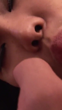 Madura morena milf cavalga pau grosso em cenas quentes