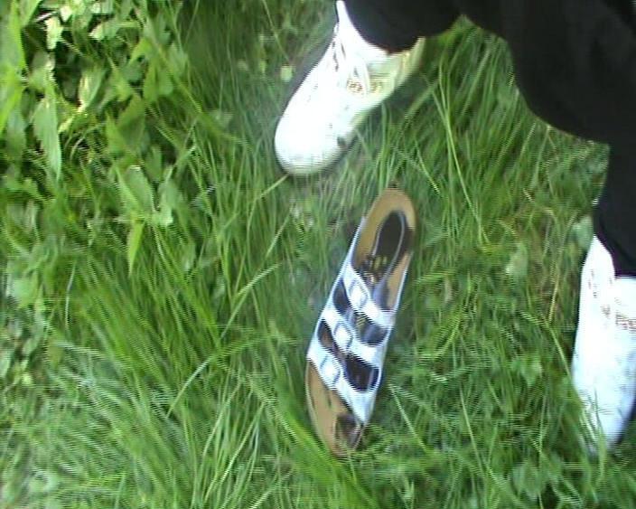 tammara big: Precaución Al Aire Libre: Orino Incluso Con Zapatos