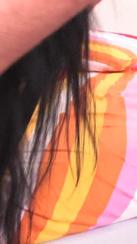 Liana es una morena sexy con una boca abierta buscando tu polla