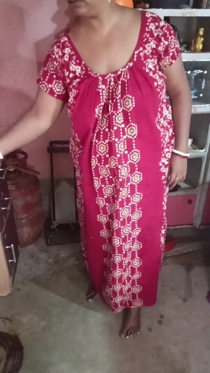 Pakhi0705: Denní domácí úkoly v kuchyni sfw