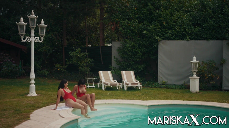 Mariska x: De lesbische spelletjes van Valentina Ricci &amp; Mariska