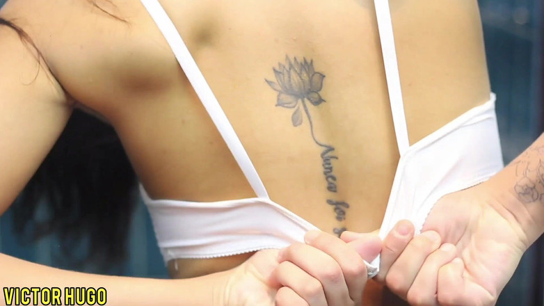 VictorHugo: Natáčím svou přítelkyni, jak se koupe