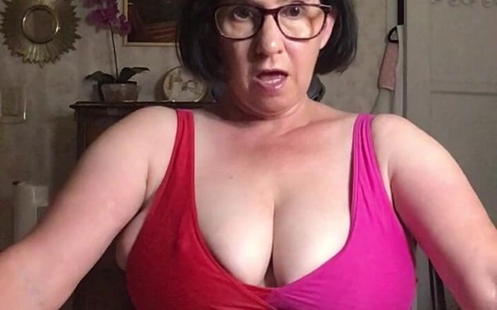 BustyBrendaxx: Best Dirty Talking Slut Who Gets Naked Out of Her...