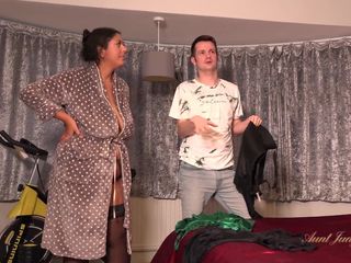 Aunt Judy's XXX: MosterJudysXXX - Busty BBW MILF Cassy knullar sin stylist