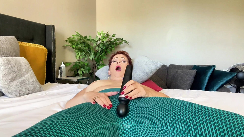 Ruby Lynne: Nadziewanie legginsów Moja milf cipka