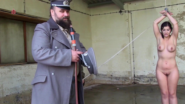 Inquisition and prison world: Dua Pengasuh Dihenjut Dengan Air Ais Sejuk