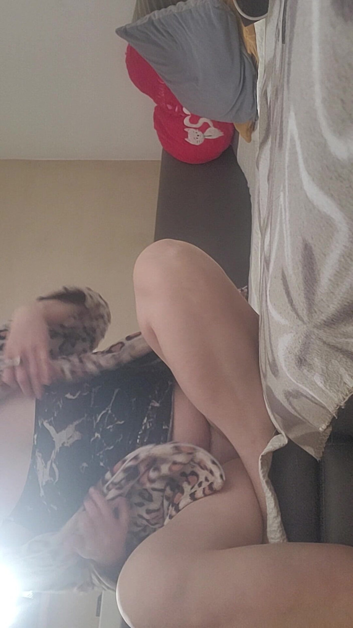 Kubnat: He Grabbed My Pussy in Broad Daylight on the Couch