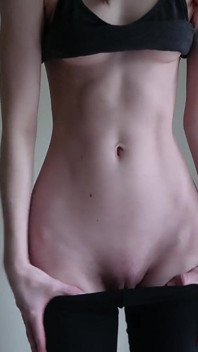 私のお腹とへそ