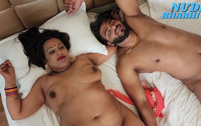 suryabhai: India caliente bhabhisex con chico indio en su habitación (audio hindi)