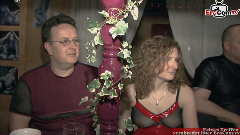 EroCom: Gran sexo grupal alemán en un club de swingers con...