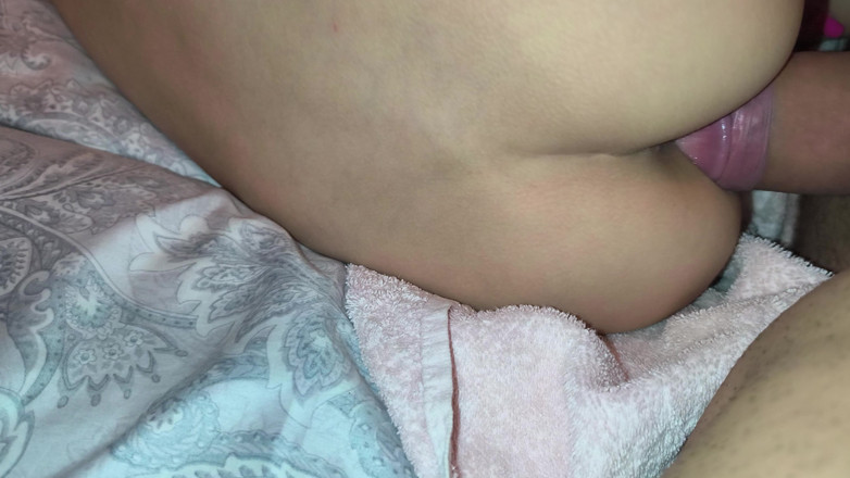 Blondasexy00: Meu meio-irmão me fode forte com seu pau enorme por...