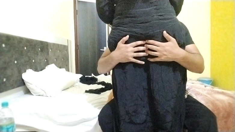 Hardcore muskan: デカ尻妻とのセックス