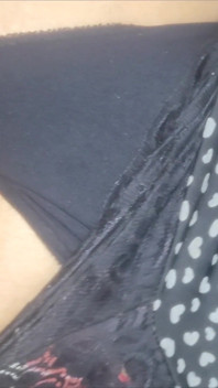 MILF Pequena E Apaixonada Deixa Seu Homen Fazer O Que Quiser Com O Cuzinho