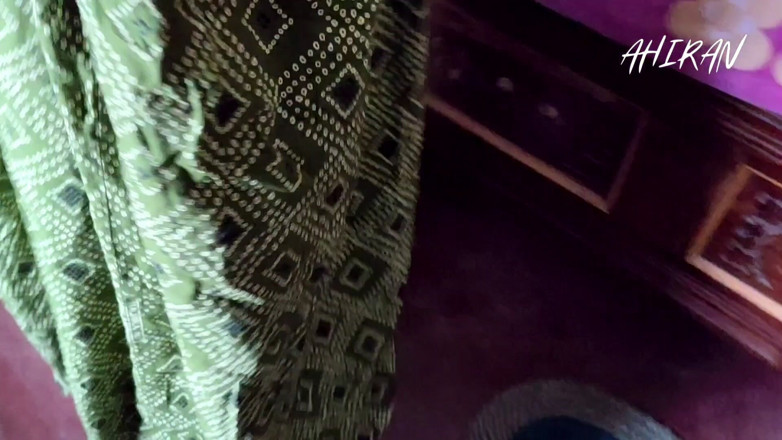 Aahan Ahiran: Priyam Vulva se fait baiser par son copain et pour...