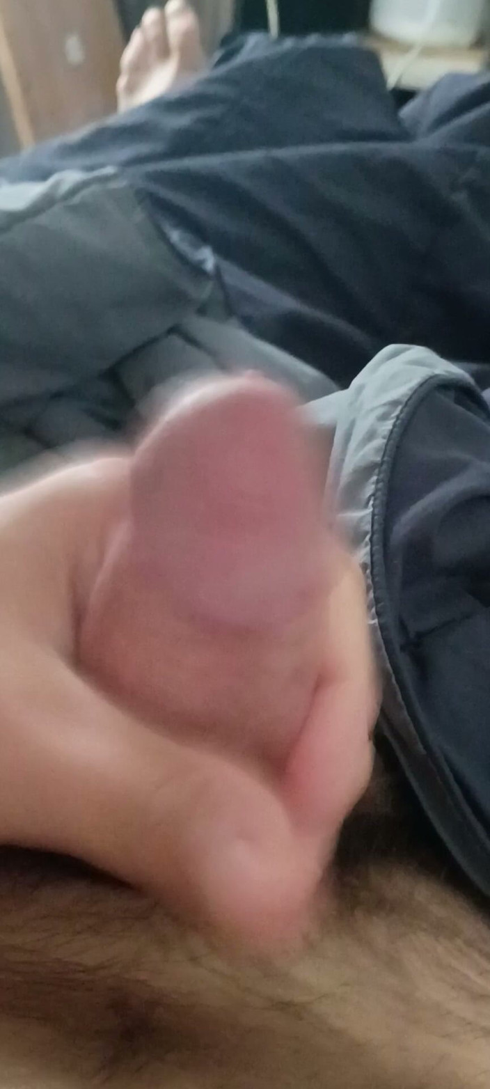 BigpizzaJoe: Bored in Bed