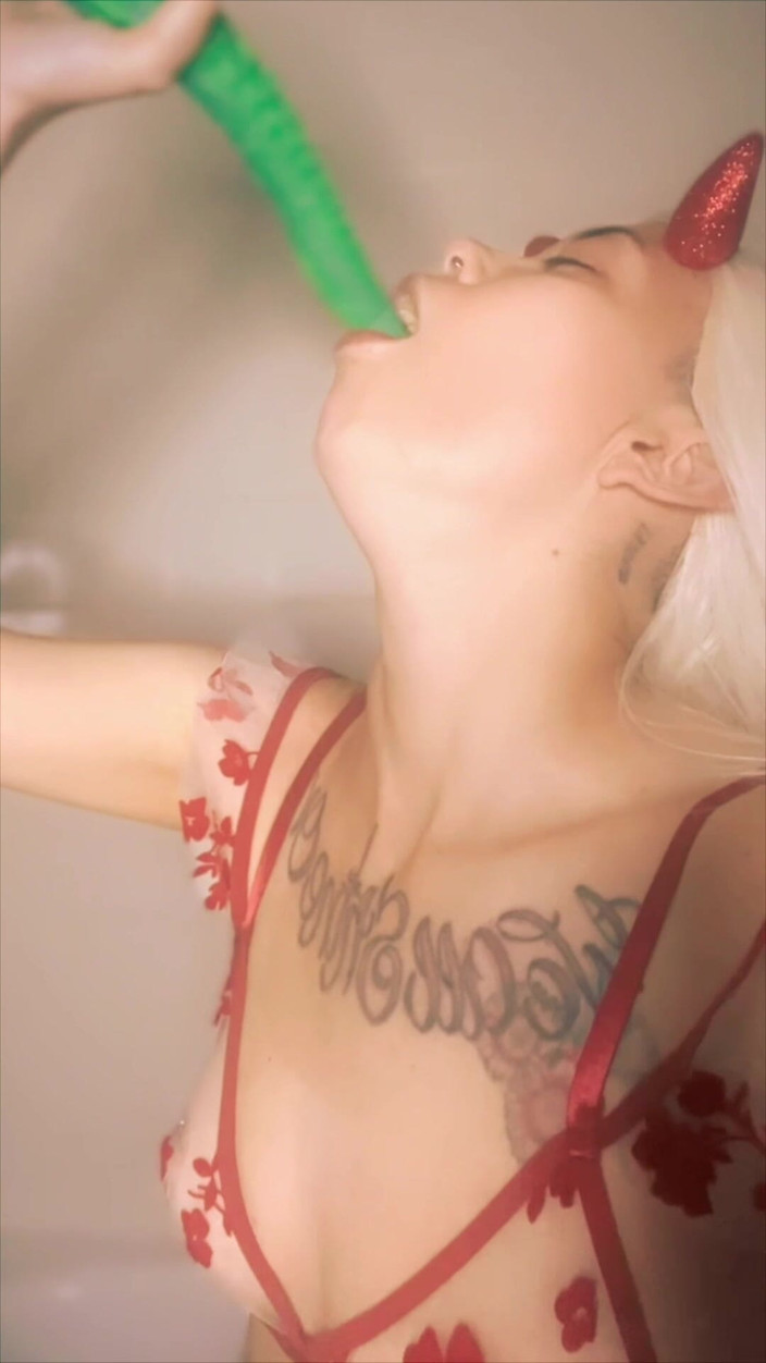 sky_wryder: Sakura: Hentai Irl