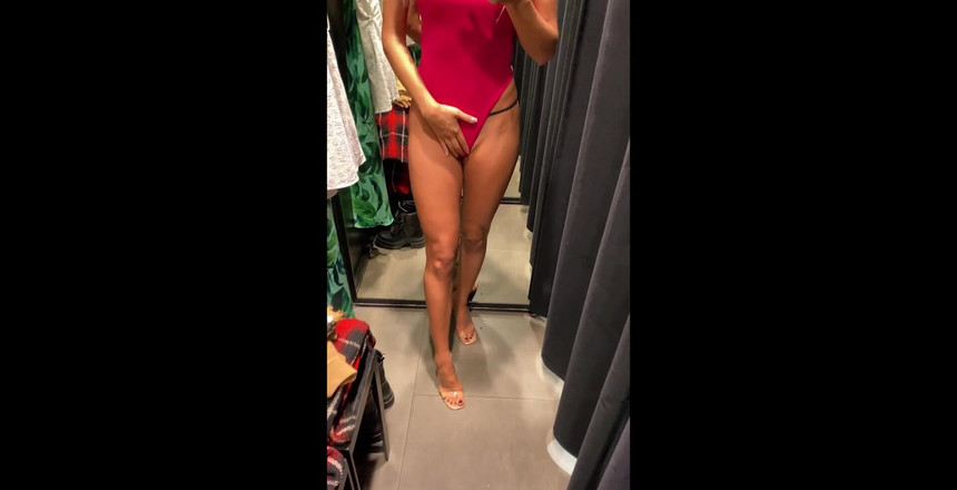 CarryLight: 오늘 난 당신이 피팅 룸에서 나를 살펴 보자