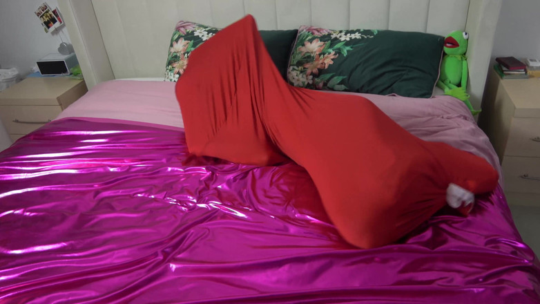 Latina Fetish: Lilly in: ein Spandex-Albtraum (4k)