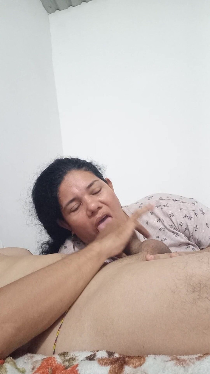 Valkyrieandluigy: Ehefrau lutscht schwanz, necken