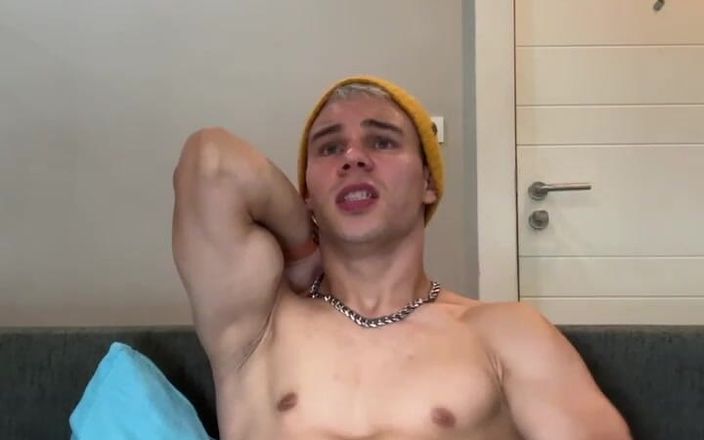 Max_Russell: Strong Boy Jerking off