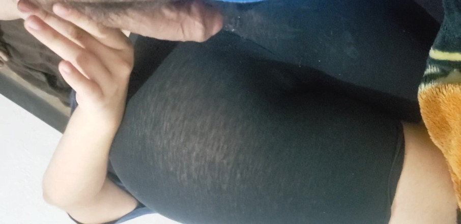 Mexicasero: Romántica pareja latina en leggings