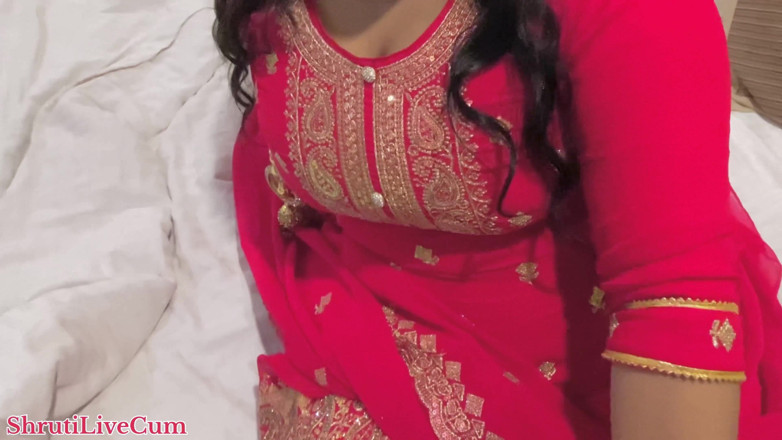 ShrutiLiveCum: Desi vesnická Bhabhi ošukaná pandžábským klukem hardcore XXX video