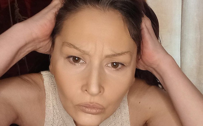 Dominatrix Redsonyja: Desnuda dominatrix roja Sonyja