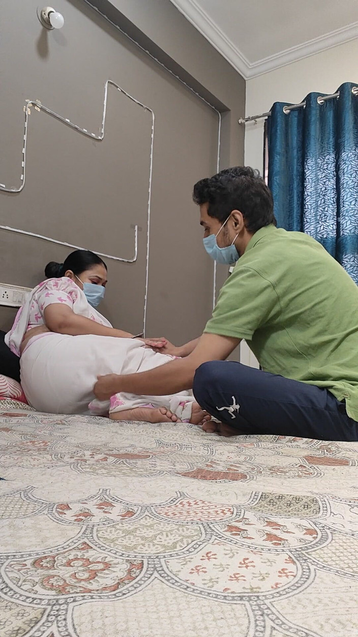 Crystalcouple: Soția prietenilor se fut în camera mea