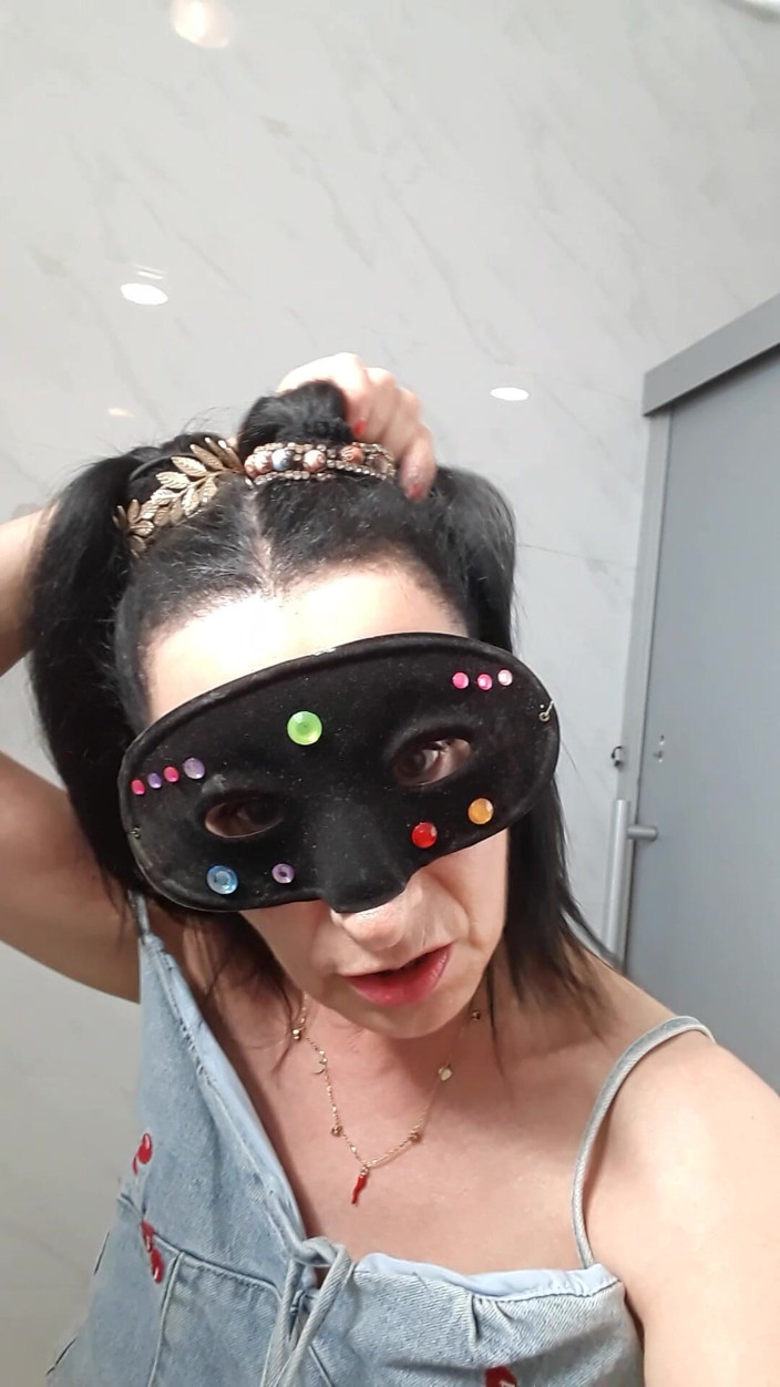 Web Reginetta: Masturbation in the Station