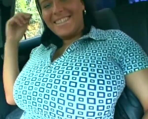 Busty German Sluts: Фигуристая милфа из Германии получила сперму на ее большие сиськи