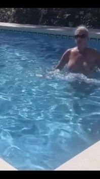 Wczorajszy dzień filmowania zakończył się zanurzeniem w basenie