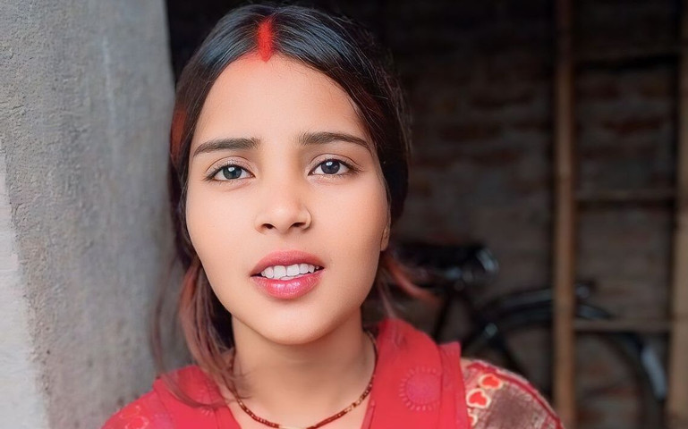 Pooja Bhabhi Called Him to Her Home and Got Him Fucked (Queen Pooja ji)