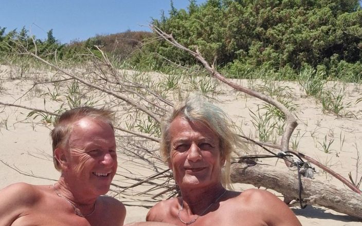 Gigi and David: Nudist beach stripchat sex show gigindave shemale flickvän möte mobil