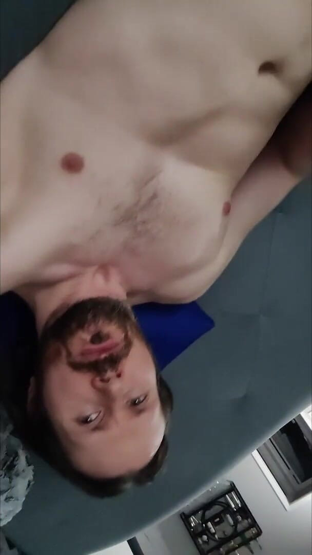 AlbinoAdonis: Af s’ennuie et excitée dans mon salon
