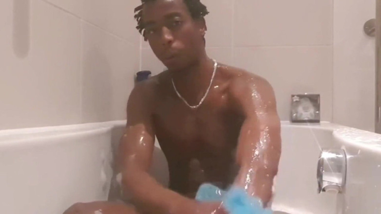 Big Black Cocks Cumming: Nata4sex snan men mere bare kaale land ko sahla rahi...
