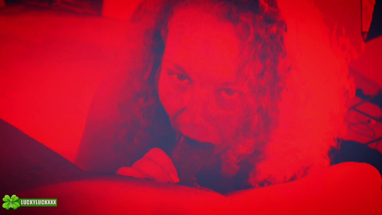 MR LUCKY LUCK: Szczęśliwa dziewczyna Kween Bunny B - Red Light Special POV Blowjob...