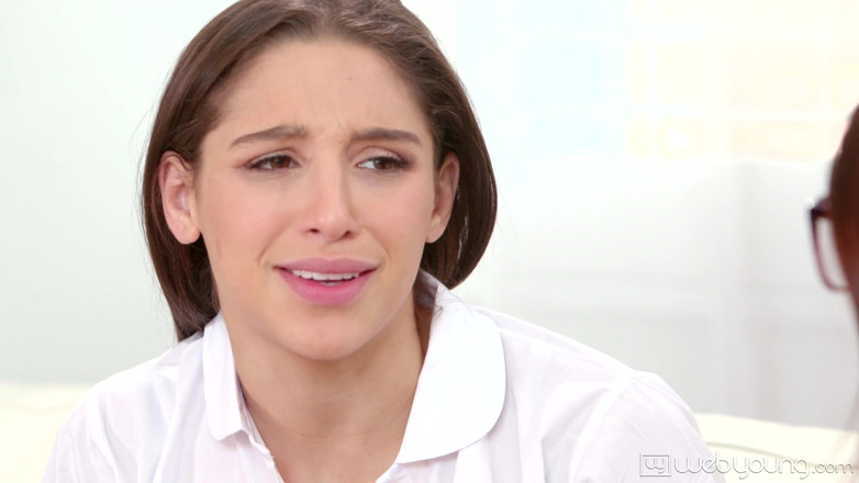 Web Young: Abella Danger &amp; Avi Love vingeren elkaar tijdens de studiepauze